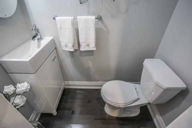 2341 Gerrard St E, House semidetached with 3 bedrooms, 2 bathrooms and 2 parking in Toronto ON | Image 8