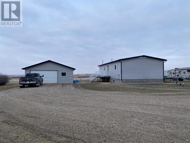 232083 Township 29 2, House detached with 3 bedrooms, 2 bathrooms and 10 parking in Kneehill County AB | Card Image