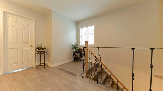 1258 Mowat Lane, House attached with 3 bedrooms, 4 bathrooms and 2 parking in Milton ON | Image 13