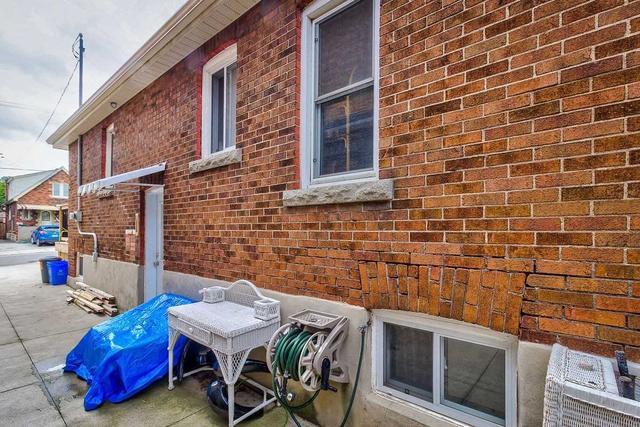 308 Wexford Ave S, House detached with 2 bedrooms, 1 bathrooms and 2 parking in Hamilton ON | Image 10