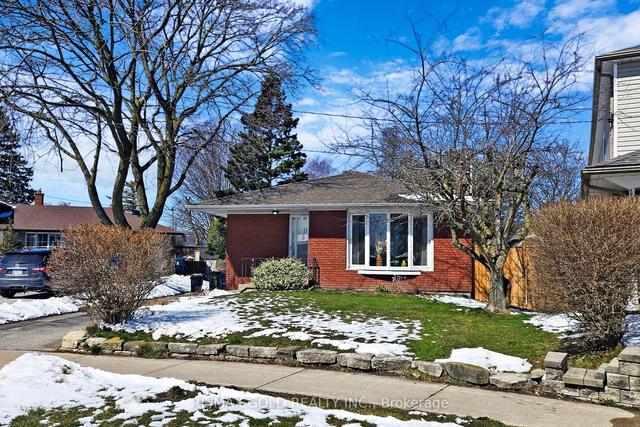 40 Fordover Dr, House detached with 3 bedrooms, 2 bathrooms and 3 parking in Toronto ON | Image 1
