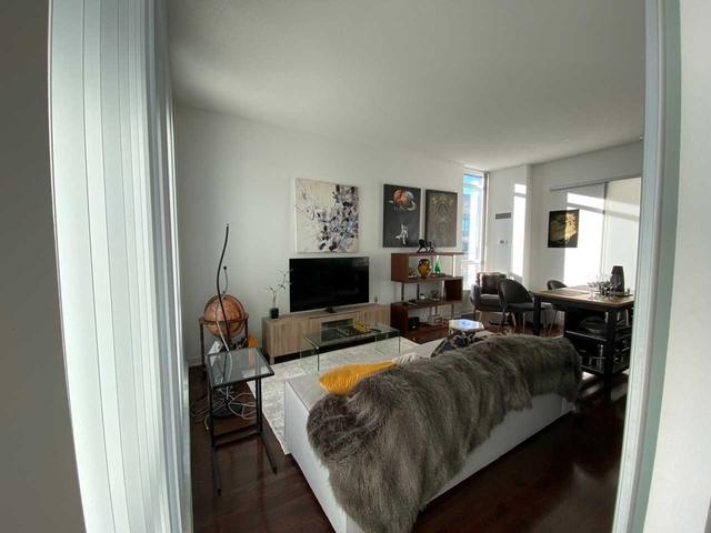2706 - 770 Bay St, Condo with 2 bedrooms, 2 bathrooms and 1 parking in Toronto ON | Image 22