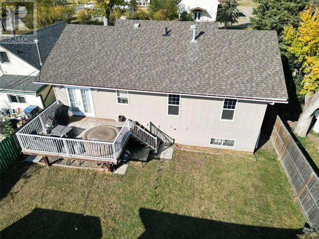 1437 104 Avenue, House detached with 4 bedrooms, 2 bathrooms and 6 parking in Dawson Creek BC | Image 7