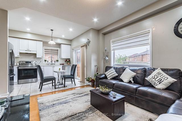 45 Commodore Dr, House semidetached with 4 bedrooms, 4 bathrooms and 4 parking in Brampton ON | Image 30