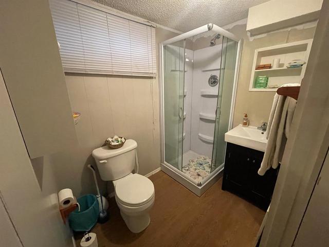 Suite bathroom | Image 10