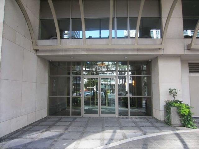 1903 - 750 Bay St, Condo with 2 bedrooms, 2 bathrooms and 1 parking in Toronto ON | Image 5