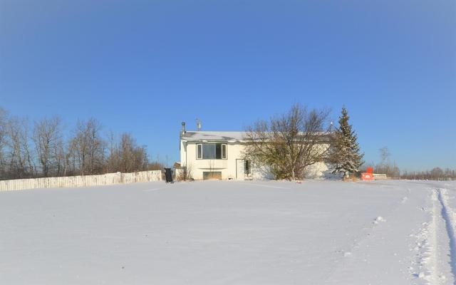 41060 Township Road 744, House detached with 4 bedrooms, 1 bathrooms and 10 parking in Grande Prairie County No. 1 AB | Image 2
