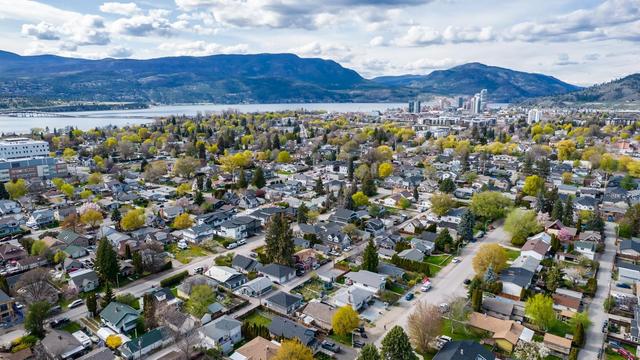 2238 - 2240 Aberdeen Street, House detached with 4 bedrooms, 2 bathrooms and 4 parking in Kelowna BC | Image 36