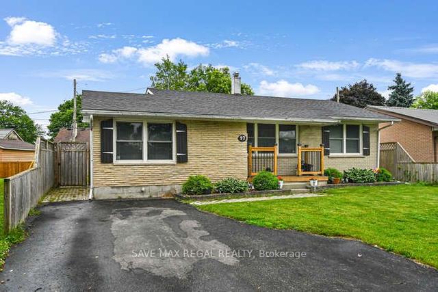 97 Salisbury Ave, House detached with 2 bedrooms, 2 bathrooms and 2 parking in Brockville ON | Image 4