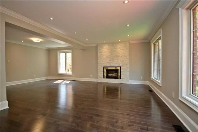 961 Damascus Crt, House detached with 4 bedrooms, 5 bathrooms and 6 parking in Newmarket ON | Image 2
