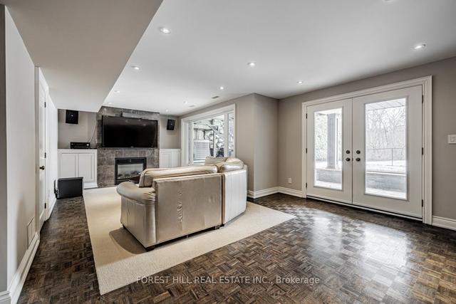 42 Heathview Ave, House detached with 4 bedrooms, 3 bathrooms and 6 parking in Toronto ON | Image 9
