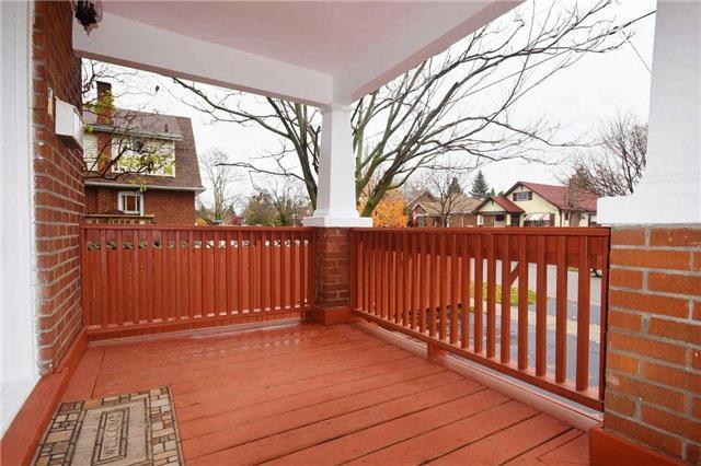 104 Mclaughlin Blvd, House detached with 3 bedrooms, 2 bathrooms and 3 parking in Oshawa ON | Image 2