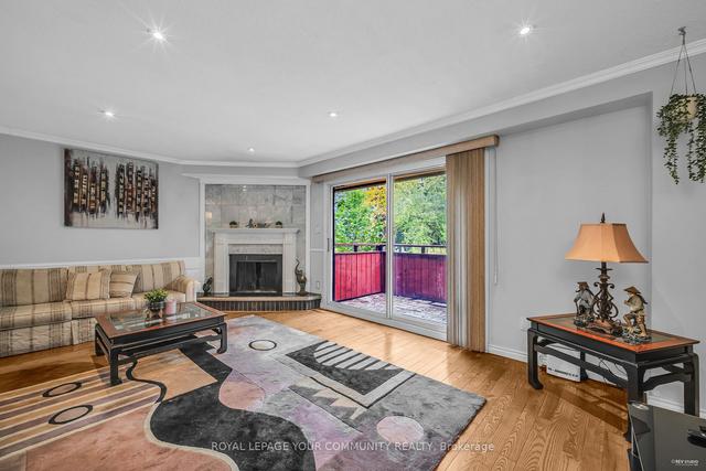 43 Poets Walk Way, Townhouse with 3 bedrooms, 2 bathrooms and 2 parking in Toronto ON | Image 2