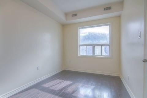 02 - 180 Carlton St, House attached with 2 bedrooms, 2 bathrooms and 0 parking in Toronto ON | Image 2