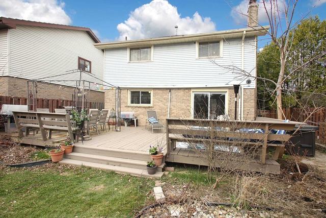 3 Bettley Crt, House detached with 4 bedrooms, 3 bathrooms and 3 parking in Whitby ON | Image 15