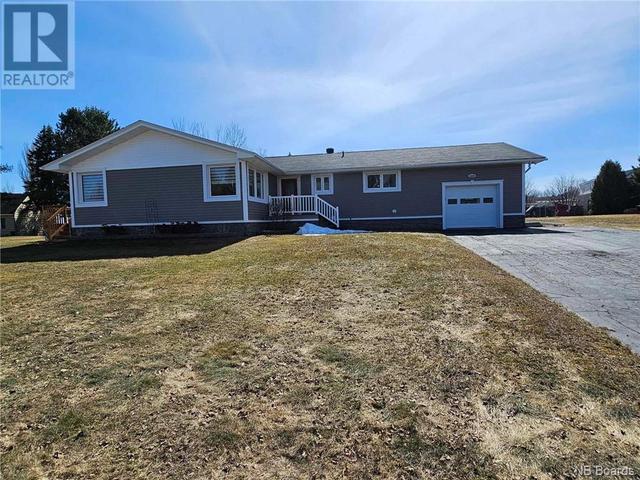 1098 Nicholas Denys, House detached with 5 bedrooms, 1 bathrooms and null parking in Bathurst NB | Image 2