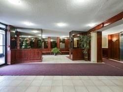 906 - 3145 Queen Frederica Dr, Condo with 1 bedrooms, 1 bathrooms and 1 parking in Mississauga ON | Image 3