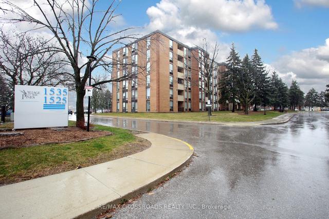 402 - 1535 Diefenbaker Crt, Condo with 3 bedrooms, 2 bathrooms and 2 parking in Pickering ON | Image 6