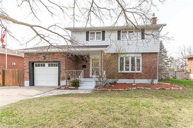 1040 Century Drive, House detached with 4 bedrooms, 1 bathrooms and null parking in Saugeen Shores ON | Image 2