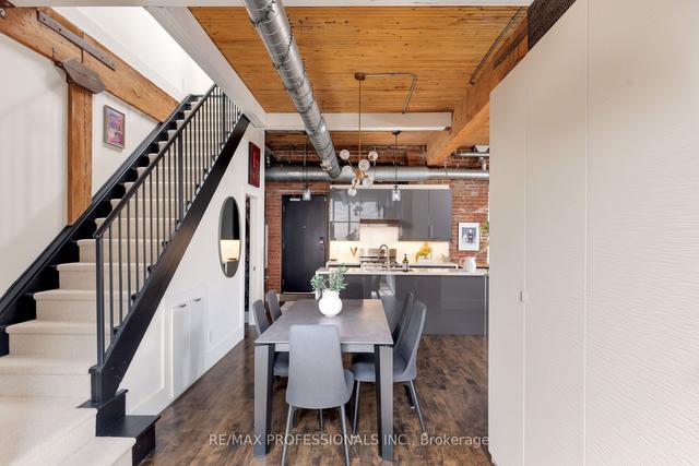 4 - 200 Clinton St, Townhouse with 2 bedrooms, 2 bathrooms and 1 parking in Toronto ON | Image 4