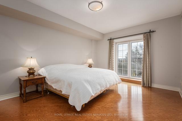 402 - 30 Anglesey Blvd, Condo with 3 bedrooms, 4 bathrooms and 2 parking in Toronto ON | Image 14