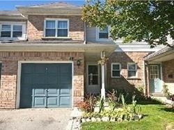 42 Brisbane Crt, Townhouse with 3 bedrooms, 3 bathrooms and 1 parking in Brampton ON | Image 1