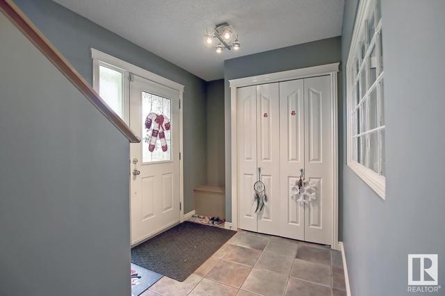 2170 Haddow Dr Nw, House detached with 4 bedrooms, 2 bathrooms and null parking in Edmonton AB | Image 1