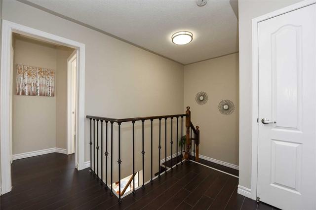 7401 Magistrate Terr, House attached with 3 bedrooms, 4 bathrooms and 4 parking in Mississauga ON | Image 18