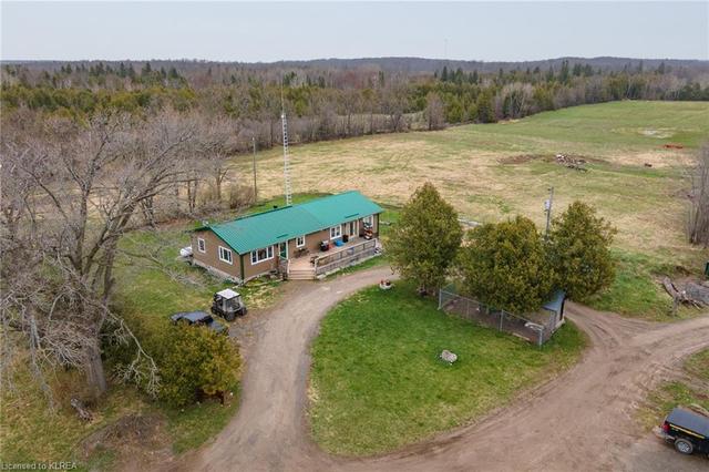 5888 Highway 35, House detached with 3 bedrooms, 1 bathrooms and 20 parking in Kawartha Lakes ON | Image 5