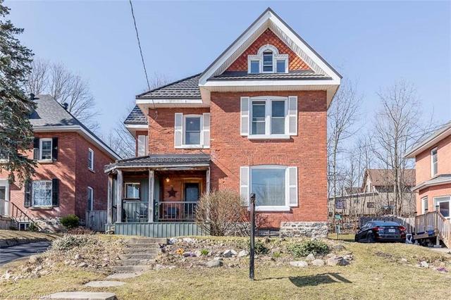 162 Sixth Street, House detached with 4 bedrooms, 1 bathrooms and null parking in Midland ON | Image 1