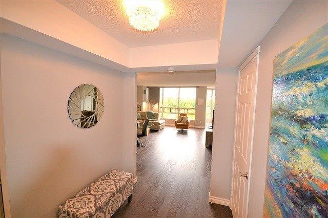 402 - 320 Mill St S, Condo with 2 bedrooms, 2 bathrooms and 2 parking in Brampton ON | Image 2