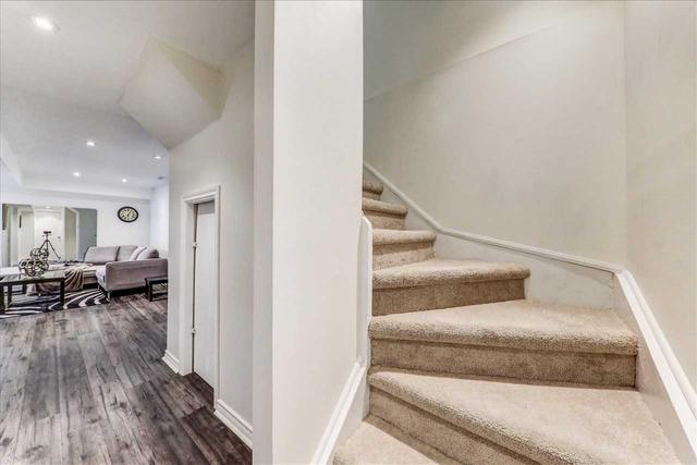 22 Enmount Dr, Townhouse with 3 bedrooms, 2 bathrooms and 2 parking in Brampton ON | Image 6
