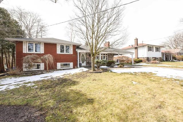 1080 Manorwood Dr, House detached with 3 bedrooms, 2 bathrooms and 5 parking in Burlington ON | Image 1