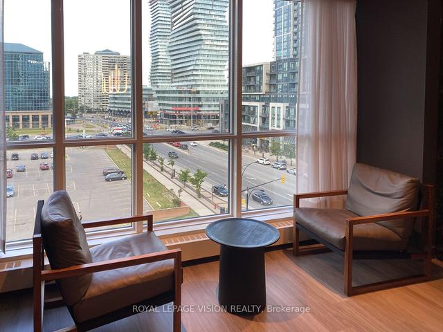 3801 - 4065 Confederation Pkwy N, Condo with 1 bedrooms, 1 bathrooms and 1 parking in Mississauga ON | Image 1