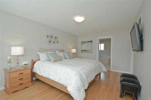 86 Kennett Dr, House detached with 4 bedrooms, 3 bathrooms and 2 parking in Whitby ON | Image 11
