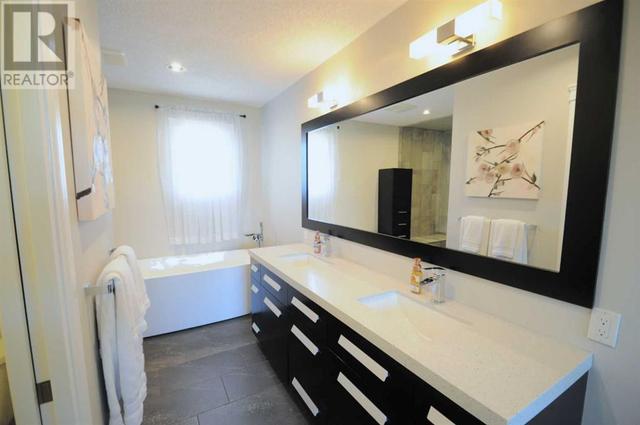 1305 5 Street Ne, House detached with 6 bedrooms, 5 bathrooms and 2 parking in Calgary AB | Image 23