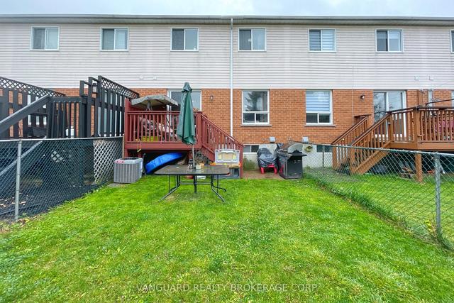 48 O'leary Crt, House attached with 3 bedrooms, 2 bathrooms and 4 parking in New Tecumseth ON | Image 11