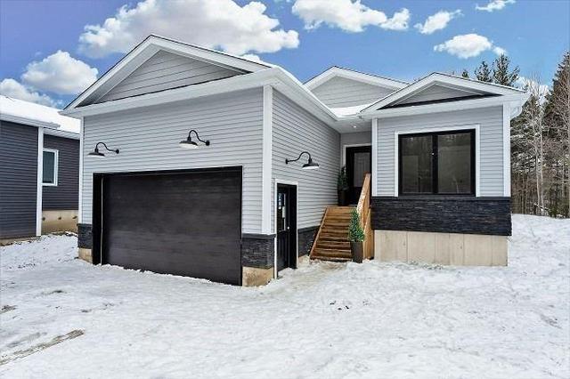 132 Cecil St, House detached with 3 bedrooms, 2 bathrooms and 4 parking in Essa ON | Image 1