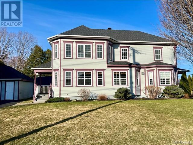 292 Chapel Street, House detached with 3 bedrooms, 2 bathrooms and null parking in Grand Falls NB | Image 3
