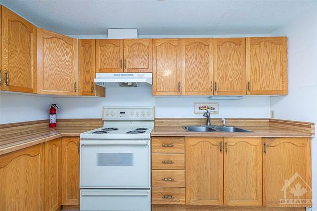 111 - 1465 Baseline Road, Condo with 2 bedrooms, 1 bathrooms and 1 parking in Ottawa ON | Image 12