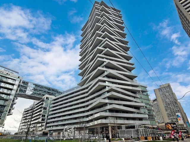 2509 - 15 Queens Quay E, Condo with 2 bedrooms, 1 bathrooms and 1 parking in Toronto ON | Image 1