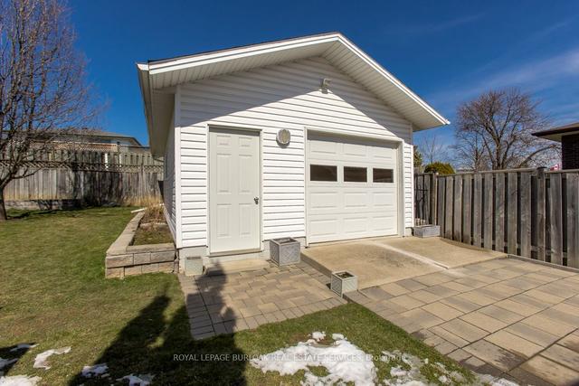 292 Cranbrook Dr, House detached with 3 bedrooms, 2 bathrooms and 6 parking in Hamilton ON | Image 6