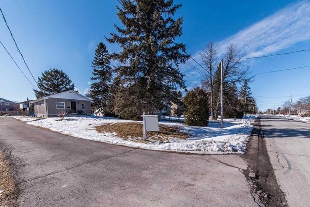 42 Darlington Blvd, House detached with 3 bedrooms, 2 bathrooms and 6 parking in Clarington ON | Image 1