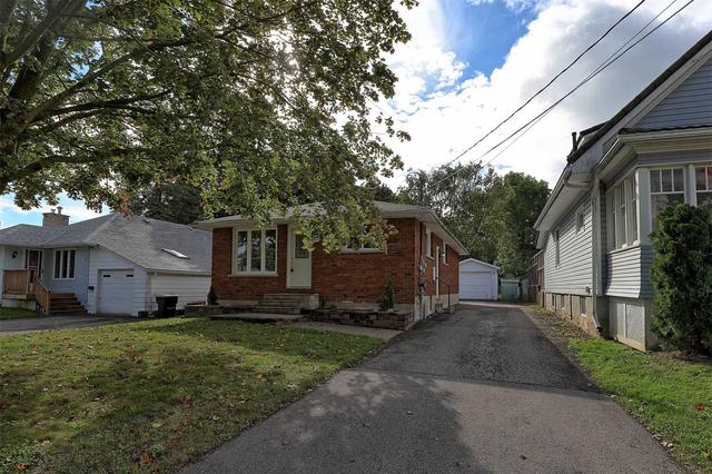 67 Elgin St, House detached with 3 bedrooms, 2 bathrooms and 3 parking in Kawartha Lakes ON | Card Image