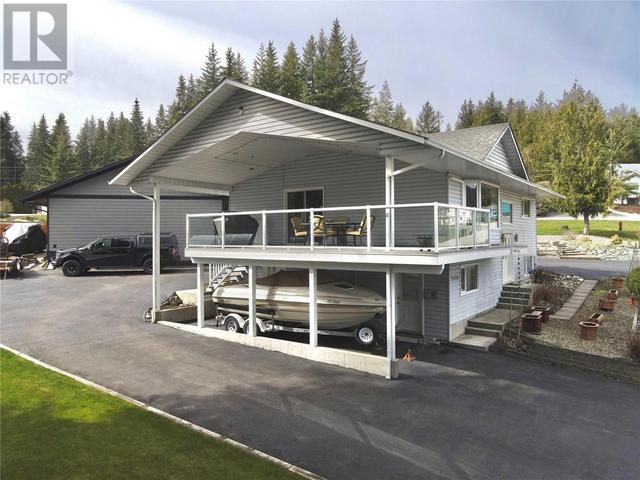 2454 Leisure Road, House detached with 4 bedrooms, 2 bathrooms and 2 parking in Columbia Shuswap C BC | Image 9