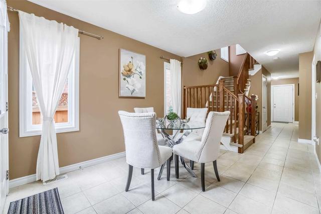 44 Acker St, House semidetached with 3 bedrooms, 2 bathrooms and 2 parking in Guelph ON | Image 3