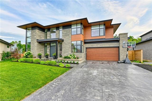 11 Woodbourne Court, House detached with 5 bedrooms, 4 bathrooms and 6 parking in Niagara on the Lake ON | Image 1