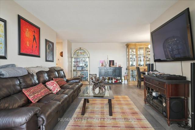 1510 - 10 Malta Ave, Condo with 2 bedrooms, 2 bathrooms and 1 parking in Brampton ON | Image 9