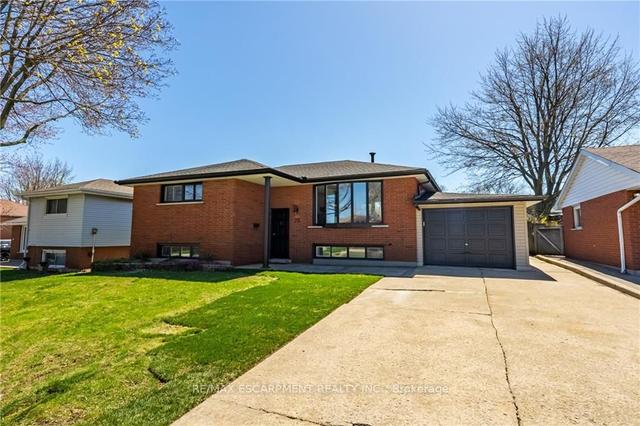 75 Windrush Cres, House detached with 3 bedrooms, 2 bathrooms and 5 parking in Hamilton ON | Image 12