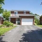 61 Buchanan St, House detached with 2 bedrooms, 3 bathrooms and 5 parking in Barrie ON | Card Image